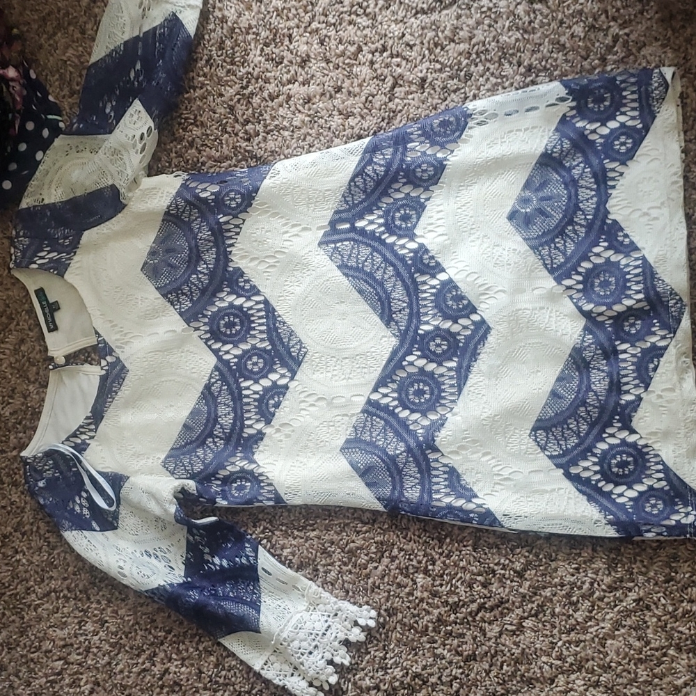 Girls lacy chevron design size 10 EUC